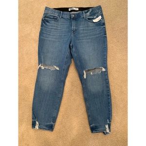 Old Navy Rockstar Distressed Super Skinny jeans